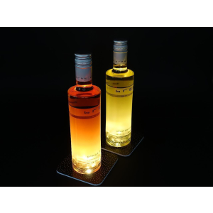 INTERLUXE leuchtende LED Getränkeuntersetzer - Marmor-Optik (gold) - Untersetzer mit Licht für Cocktails, Champagner, Sekt, Longdrinks